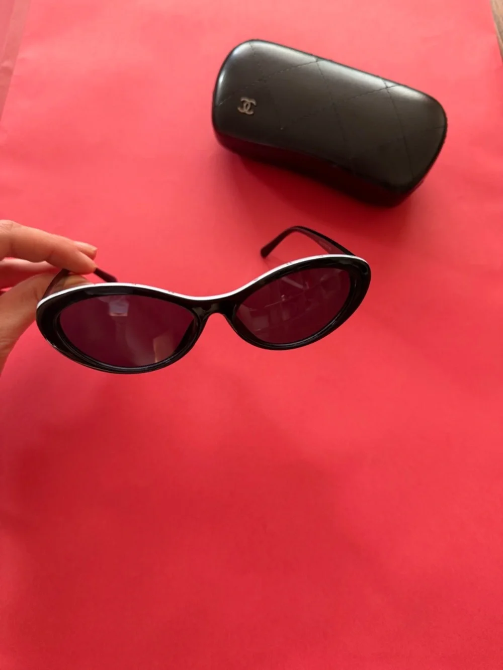 Black Sunglasses - Picture 9 of 16